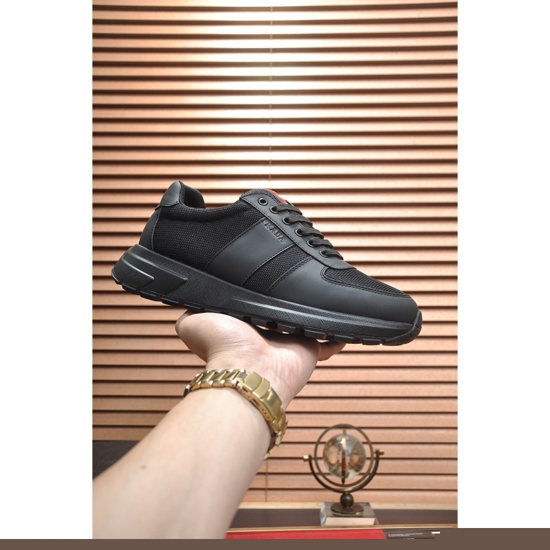 Pra*a casual shoes